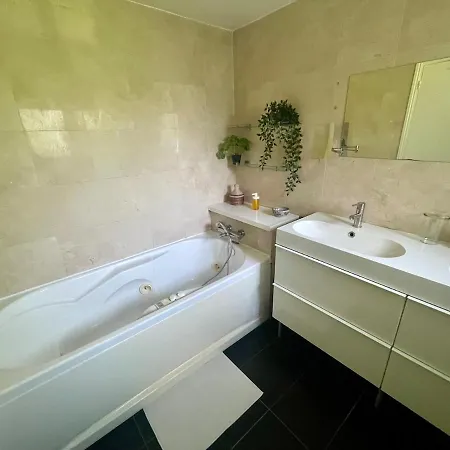 Exceptional Villa, Private Pool, Near Bordeaux Villa *